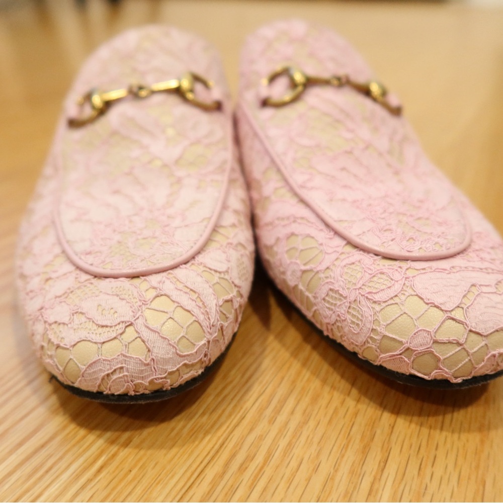 Gucci Princetown Pink Lace Mules with Gold Accents - Picture 4 of 11